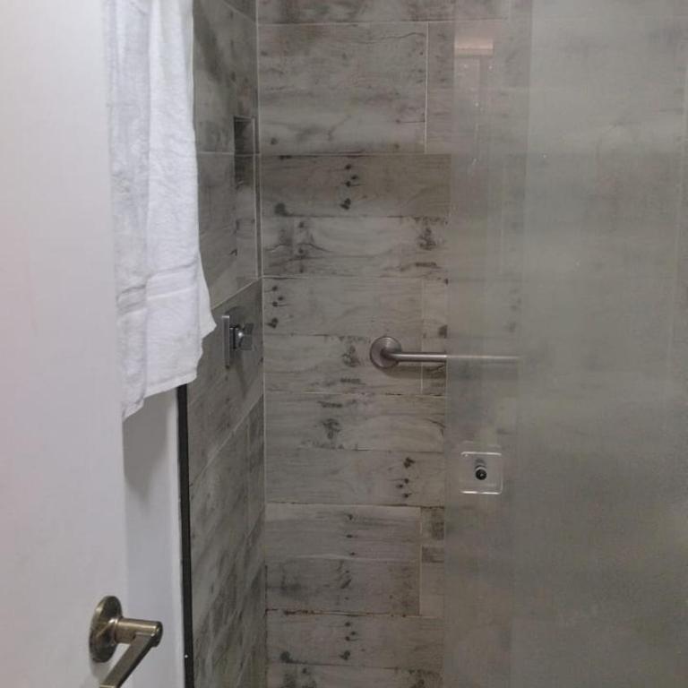 We Rent VIP - San Julián - Three-Bedroom Apartment - 8
