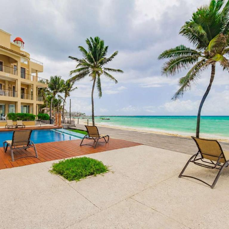 Oceanfront Condo a Block Off 5th in Heart of Playa - Apartamento - 5