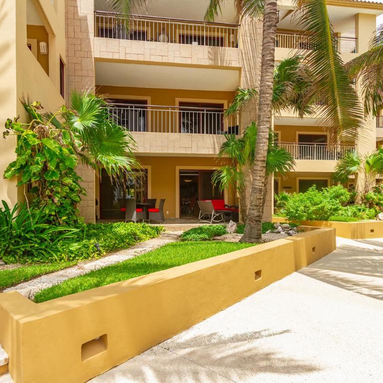 Oceanfront Condo a Block Off 5th in Heart of Playa - Apartamento - 24