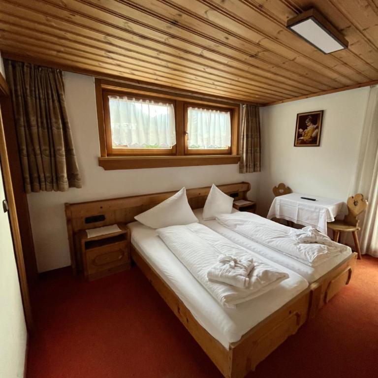Bergsteiger-Zimmer Pension Obermair - Doppelzimmer mit Balkon - 1
