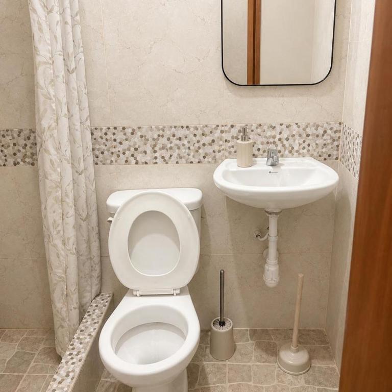 Amazon City House Iquitos - Economy Quadruple Room - 1