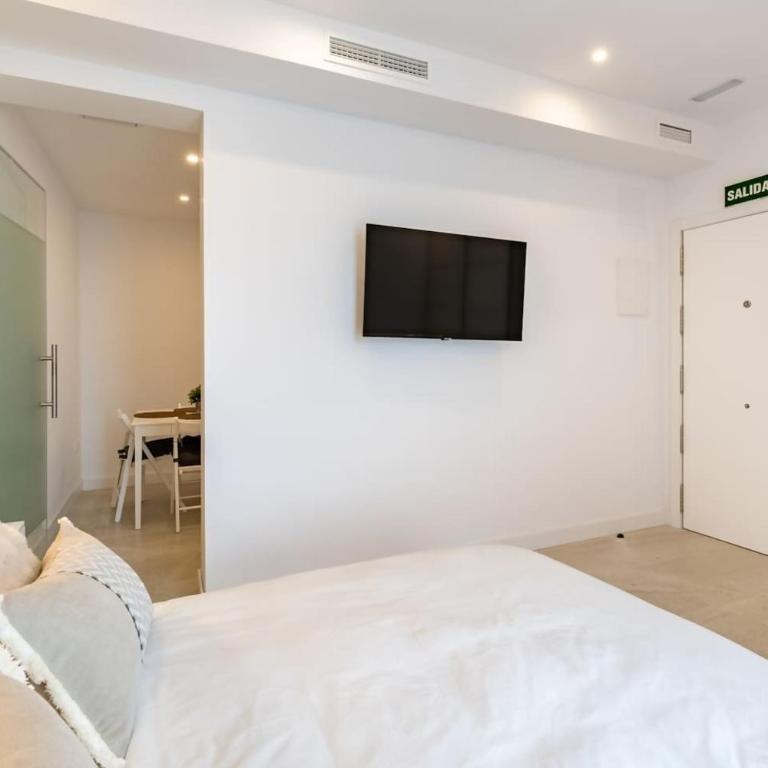 Maravilloso estudio en pleno centro - Habitación Doble con baño privado - 5