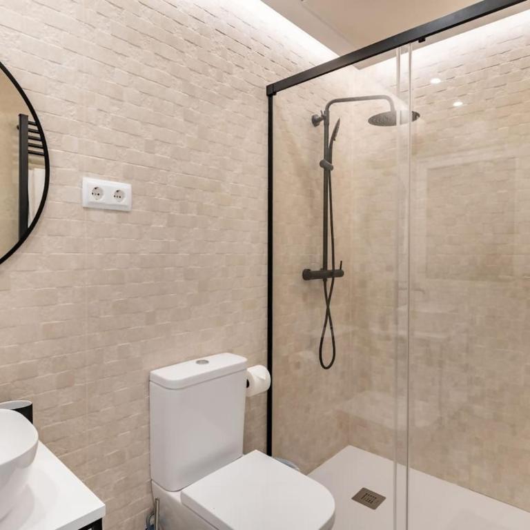 Maravilloso estudio en pleno centro - Habitación Doble con baño privado - 8