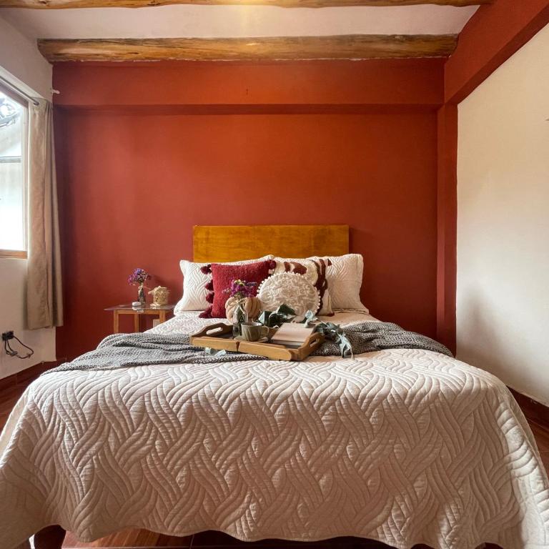 Casa Paqocha Urubamba - Hotel & Garden - Shared Kitchen & Hot Water - Long Stays - Double or Twin Room with Private Bathroom - 2