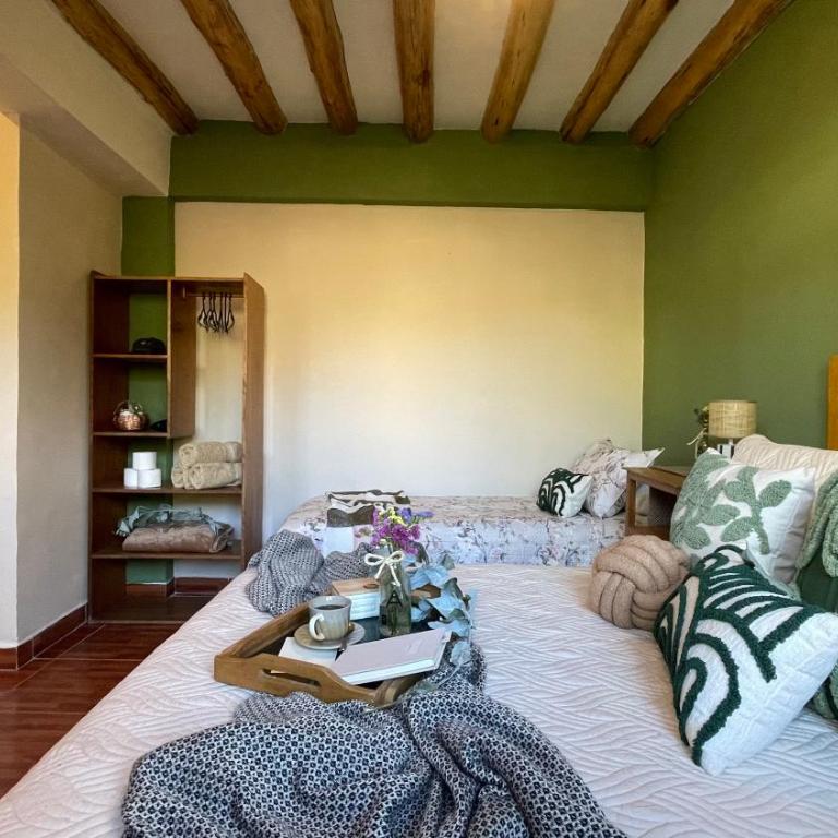 Casa Paqocha Urubamba - Hotel & Garden - Shared Kitchen & Hot Water - Long Stays - Family Room with Private Bathroom - 5