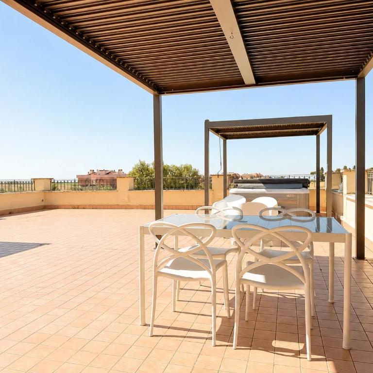 Puesta del Sol Roma - Habitación Cuádruple Confort - 10