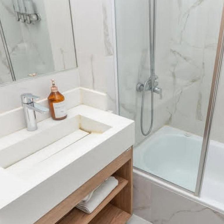 Edificio Veneto lll - Apartamento de 2 dormitorios con vistas al lago - 51