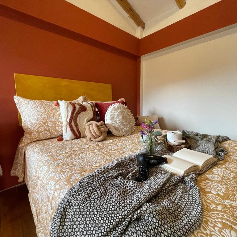 Casa Paqocha Urubamba - Hotel & Garden - Shared Kitchen & Hot Water - Long Stays - Standard Double Room - 10