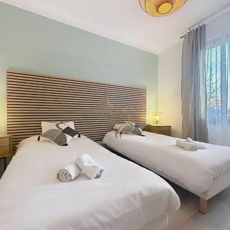 Apt3BR,AC,WiFi, sea view, parking, 3min to beach - Three-Bedroom Apartment - 6
