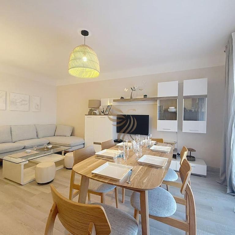 Apt3BR,AC,WiFi, sea view, parking, 3min to beach - Three-Bedroom Apartment - 7