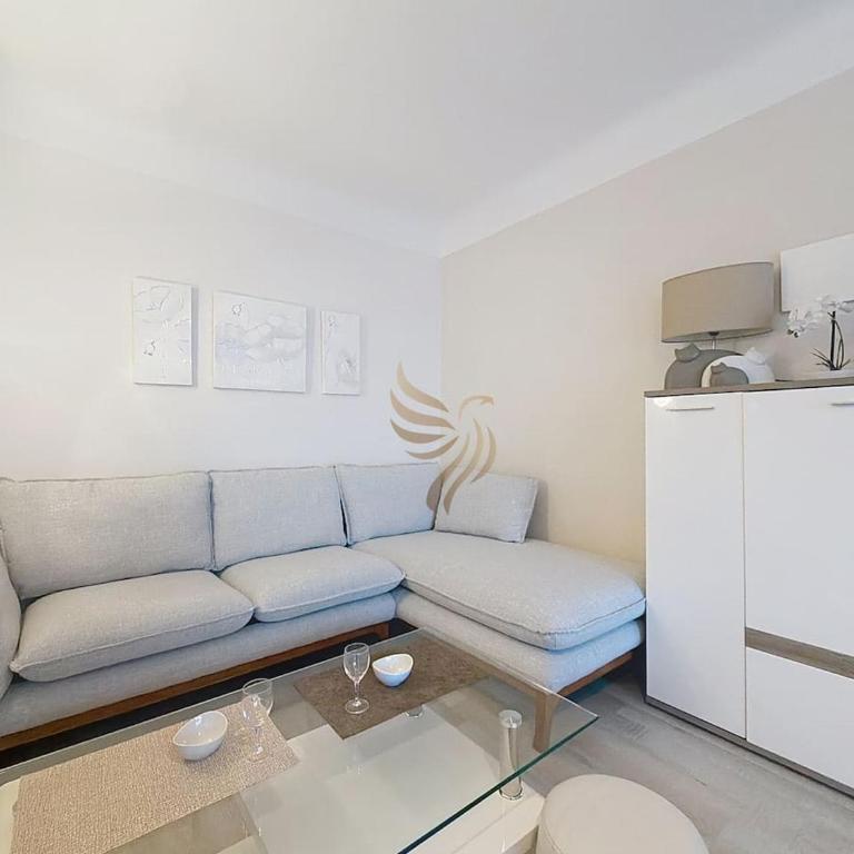 Apt3BR,AC,WiFi, sea view, parking, 3min to beach - Three-Bedroom Apartment - 16