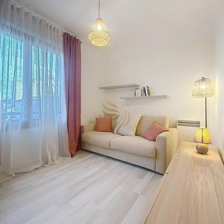 Apt3BR,AC,WiFi, sea view, parking, 3min to beach - Three-Bedroom Apartment - 19