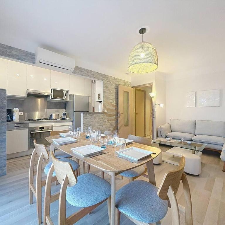 Apt3BR,AC,WiFi, sea view, parking, 3min to beach - Three-Bedroom Apartment - 26