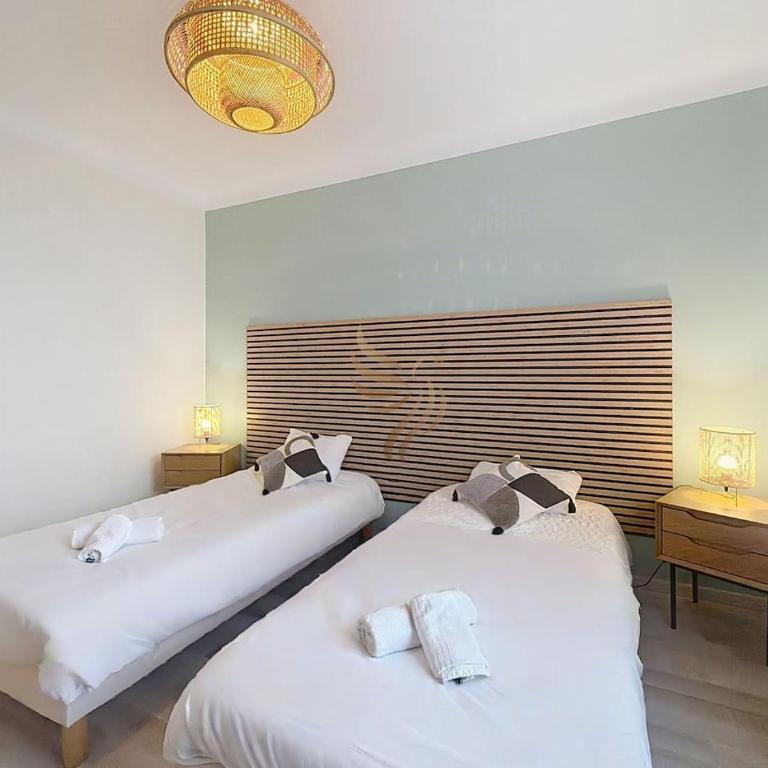 Apt3BR,AC,WiFi, sea view, parking, 3min to beach - Three-Bedroom Apartment - 27