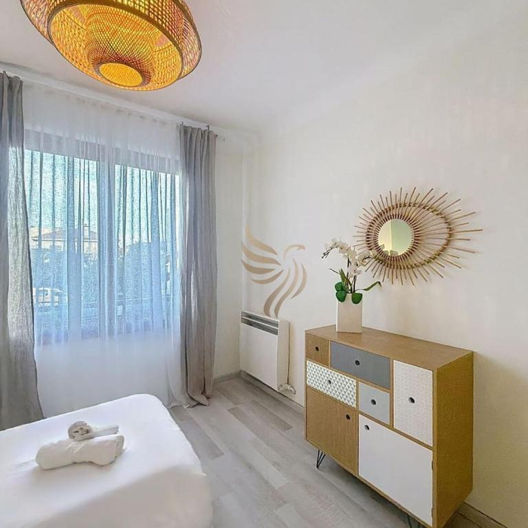 Apt3BR,AC,WiFi, sea view, parking, 3min to beach - Three-Bedroom Apartment - 33