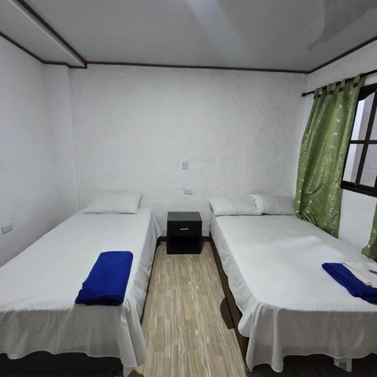 Hotel Los Balcones - Twin Room - 6
