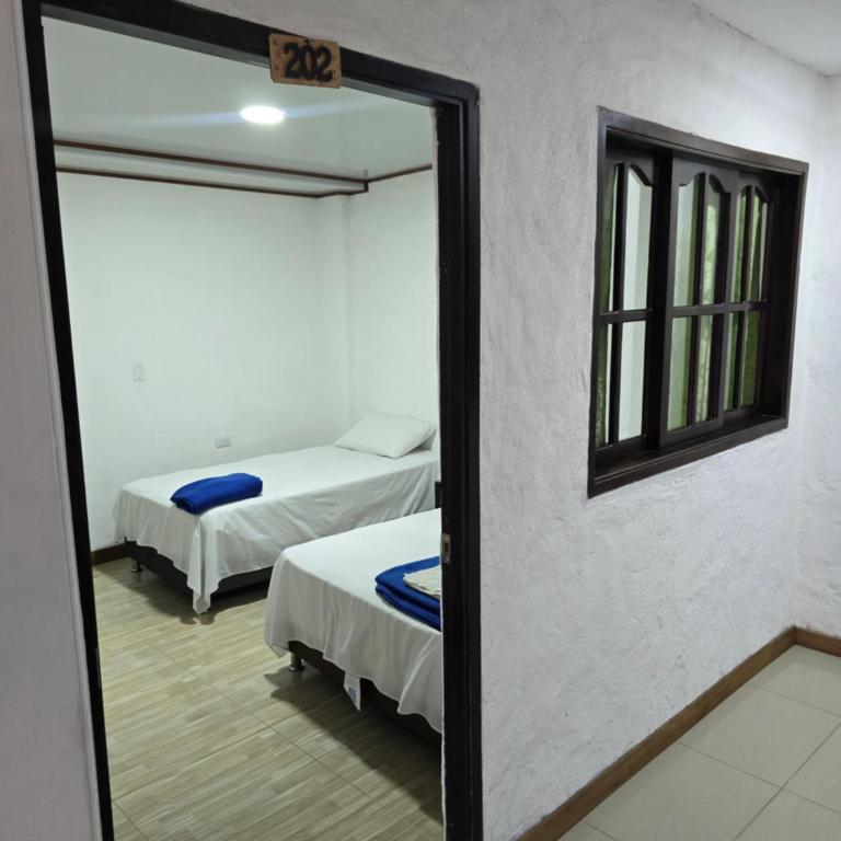 Hotel Los Balcones - Twin Room - 7