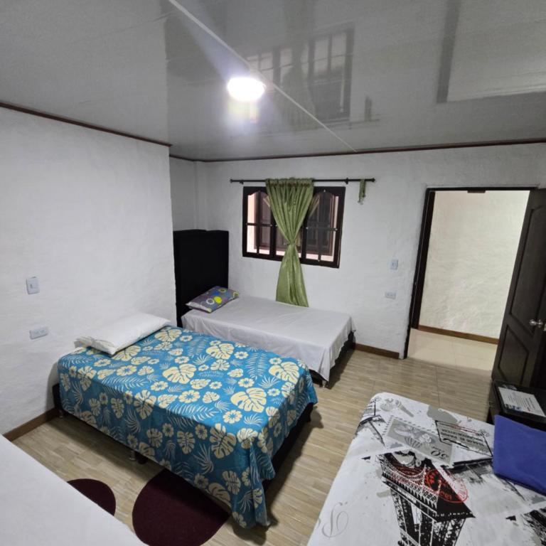 Hotel Los Balcones - Classic Quadruple Room - 9
