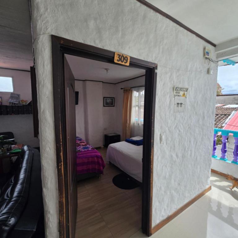 Hotel Los Balcones - Double or Twin Room with Shared Bathroom - 4