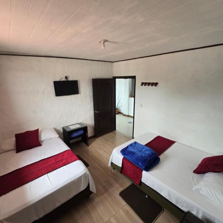 Hotel Los Balcones - Twin Room with Private Bathroom - 3