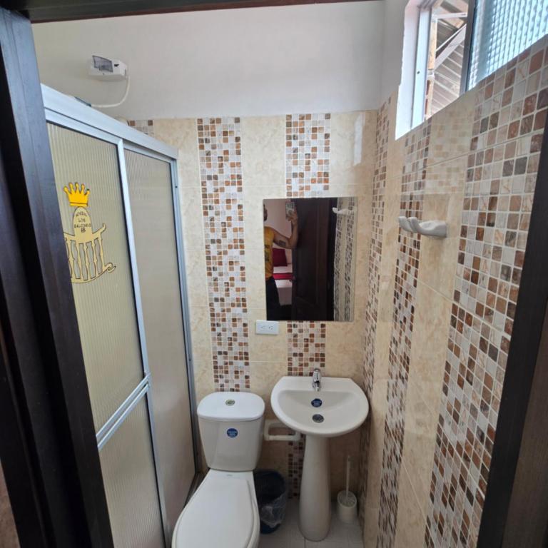 Hotel Los Balcones - Twin Room with Private Bathroom - 2
