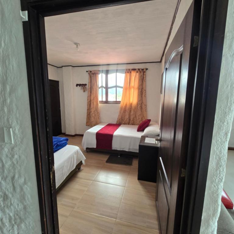 Hotel Los Balcones - Twin Room with Private Bathroom - 6