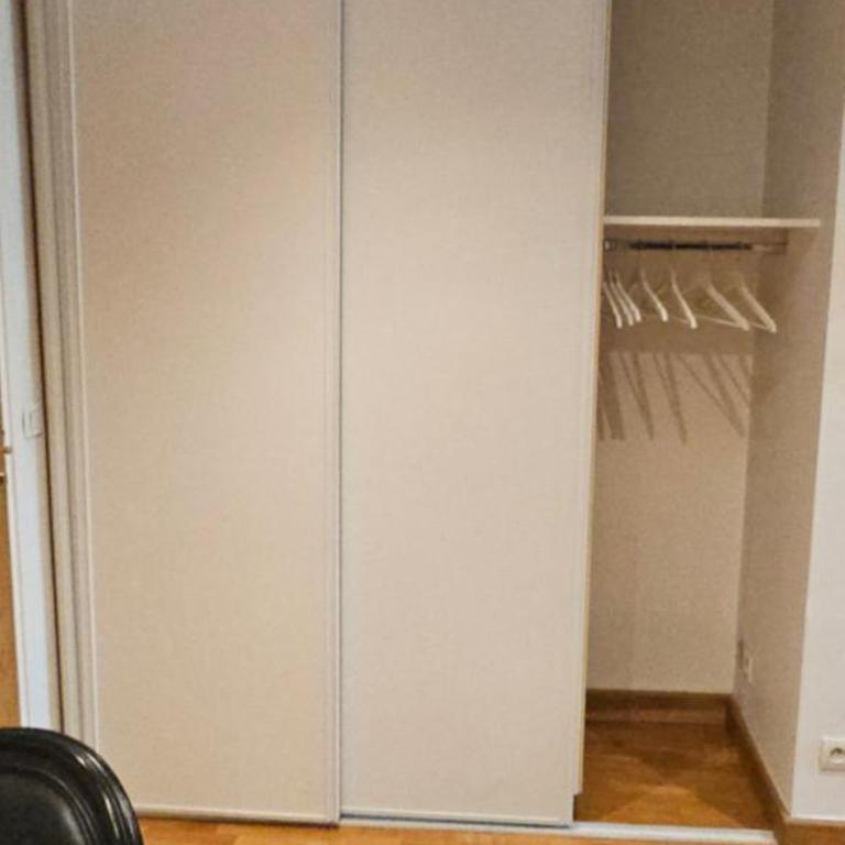 Appartement calme et lumineux dans immeuble de standing - Jardin sur les toits - Ascenseur - Climatisation mobile - Parking privé payant sous réserve de disponibilité - Quiet flat with elevator and private garden in old town - Appartement 1 Chambre - 16