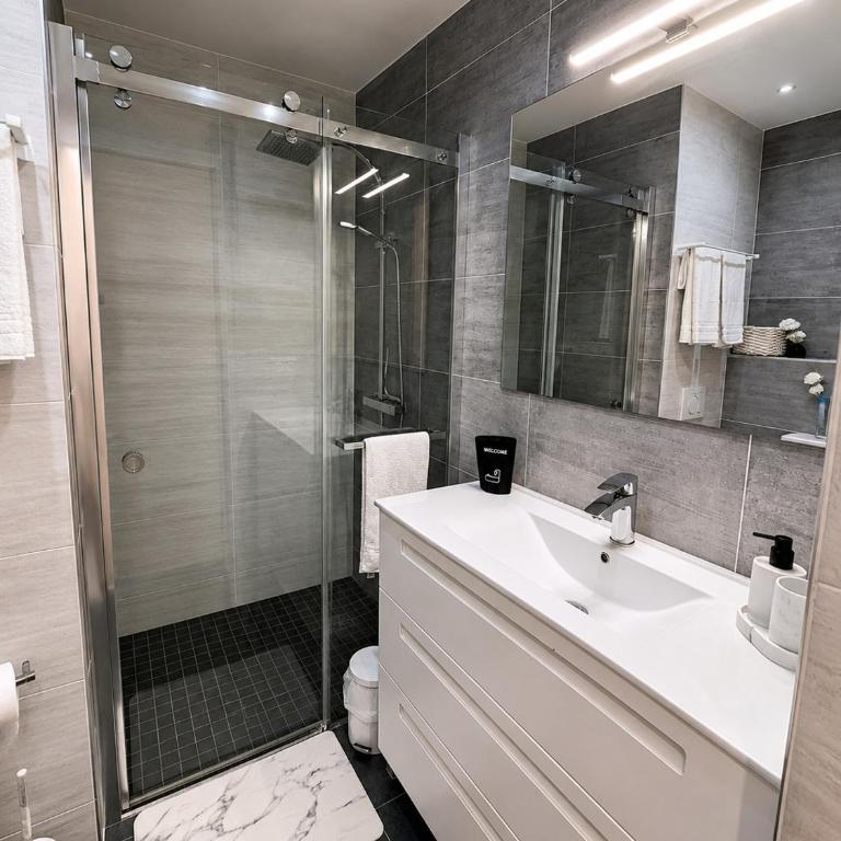 Appartement Design-Centre Historique-Climatisation-Wi-Fi Fibre-Lit 160 cm - Appartement 1 Chambre Classique avec Lit King-Size - 5