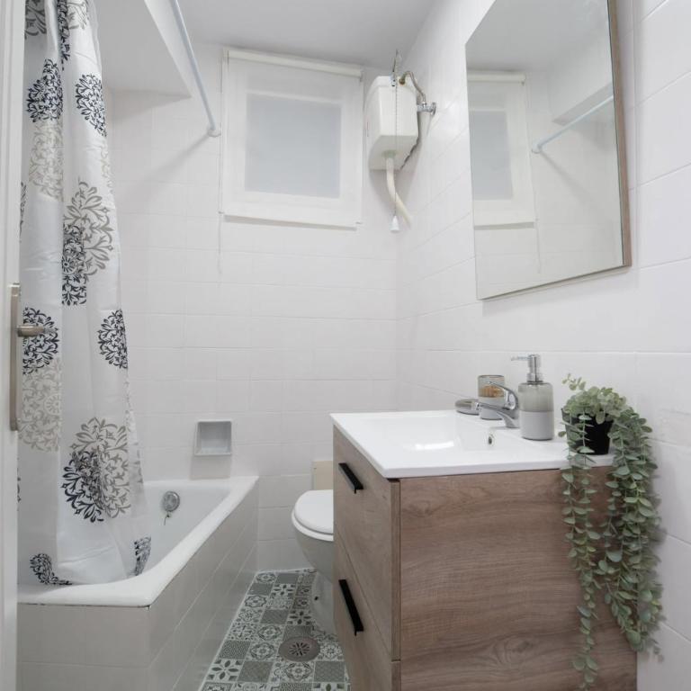 Gran Suite Urban Camelias - Apartment - 16