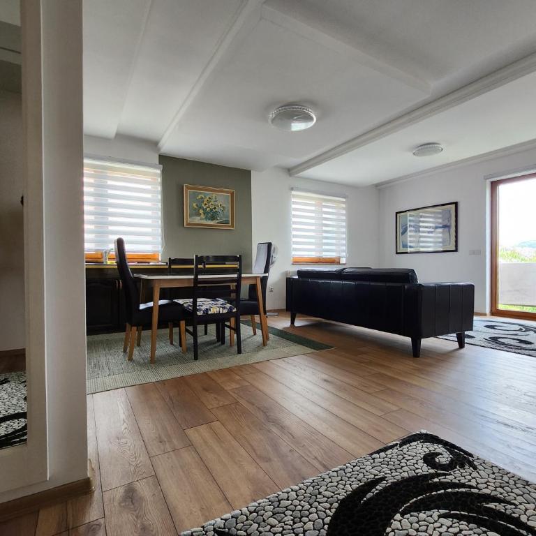 Lux Aeterna Apartments & Rooms - Apartman sa 2 Spavaće Sobe i Balkonom - 1