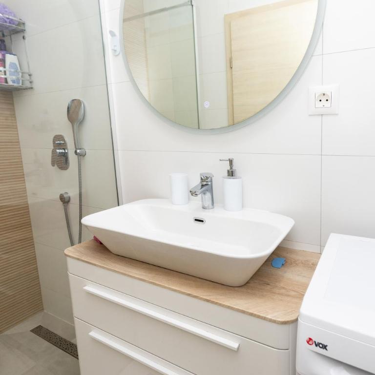 Apartment Emyn - with Garage Parking - Apartman sa 1 Spavaćom Sobom - 20