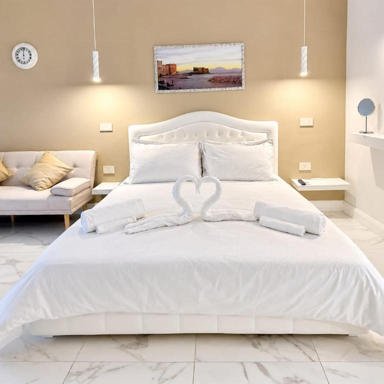 LA DIMORA DI MARTI " Napoli Centro, Metro Materdei, Wi-Fi e Comfort - Camera Tripla Deluxe - 11