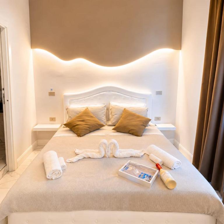 LA DIMORA DI MARTI " Napoli Centro, Metro Materdei, Wi-Fi e Comfort - Camera Matrimoniale Deluxe - 7