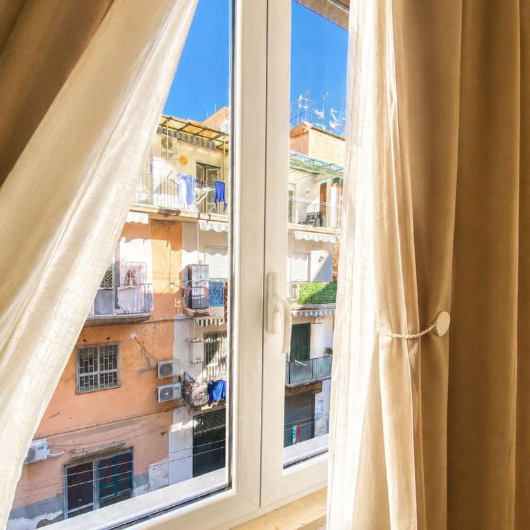 LA DIMORA DI MARTI " Napoli Centro, Metro Materdei, Wi-Fi e Comfort - Camera Matrimoniale Deluxe - 11