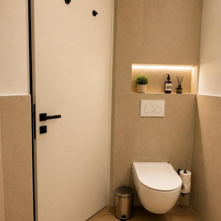 SalvatoreHomes - Casa Serenia - Ultra Luxury Duplex in the Heart of Bardolino with Dream Garden & Direct Infinity Pool Access - Maisonette-Apartment - 20