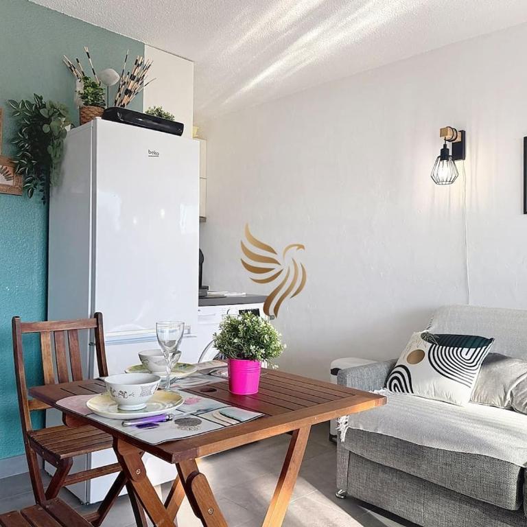 CapRaphéa T2 with seaview,balcony,parking,AC,WIFI. - Apartment - 25