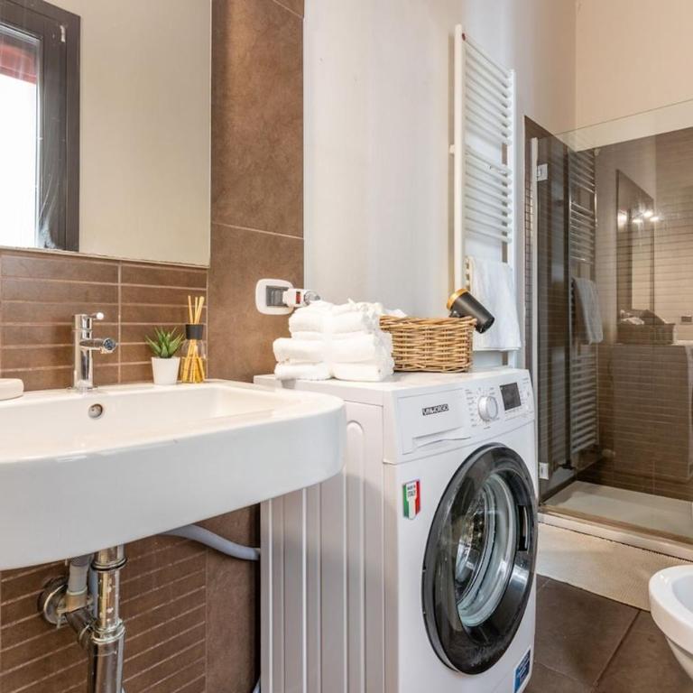Modern Apt in the center 500m from the Estense Castle - Appartamento con 2 Camere da Letto - 22