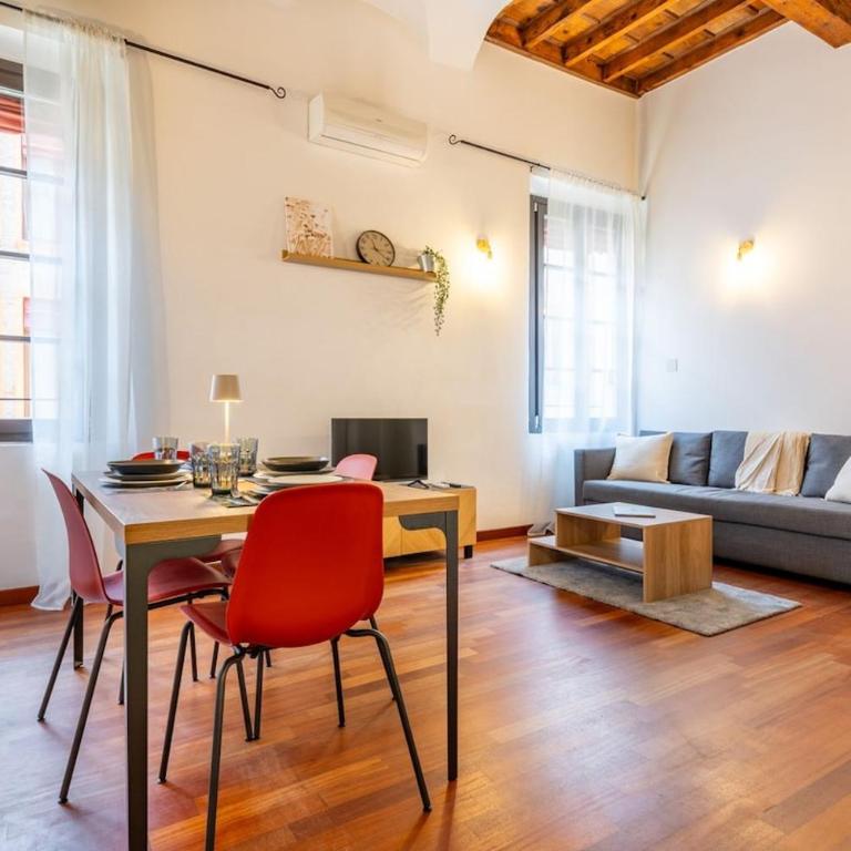 Modern Apt in the center 500m from the Estense Castle - Appartamento con 2 Camere da Letto - 1