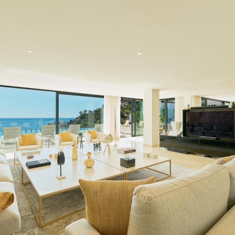 Villa Riviera, Luxury, pool, jacuzzi, cinema & gym - Villa - 1