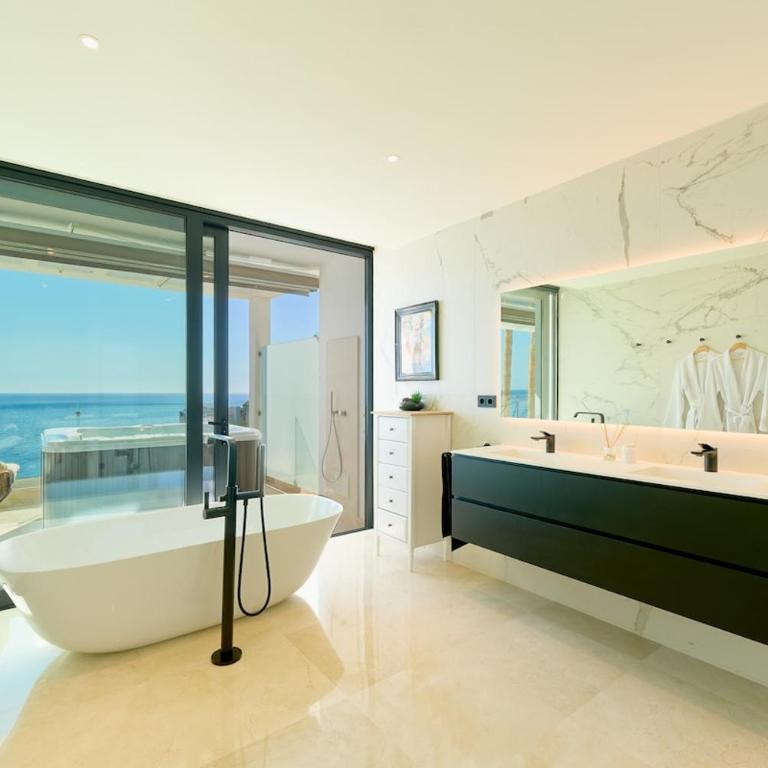 Villa Riviera, Luxury, pool, jacuzzi, cinema & gym - Villa - 69