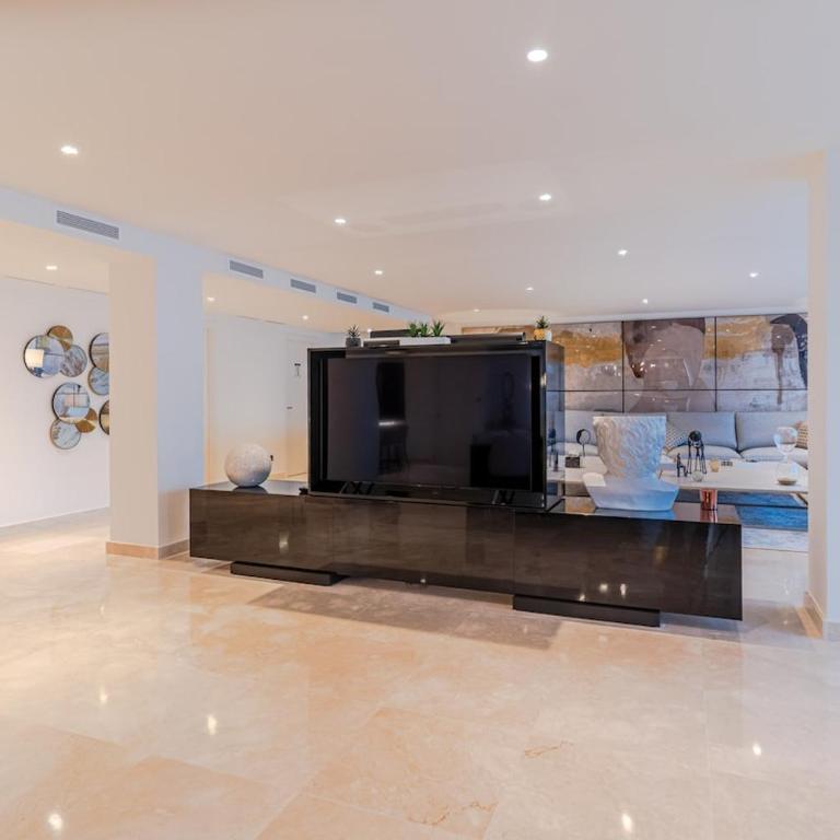 Villa Riviera, Luxury, pool, jacuzzi, cinema & gym - Villa - 86