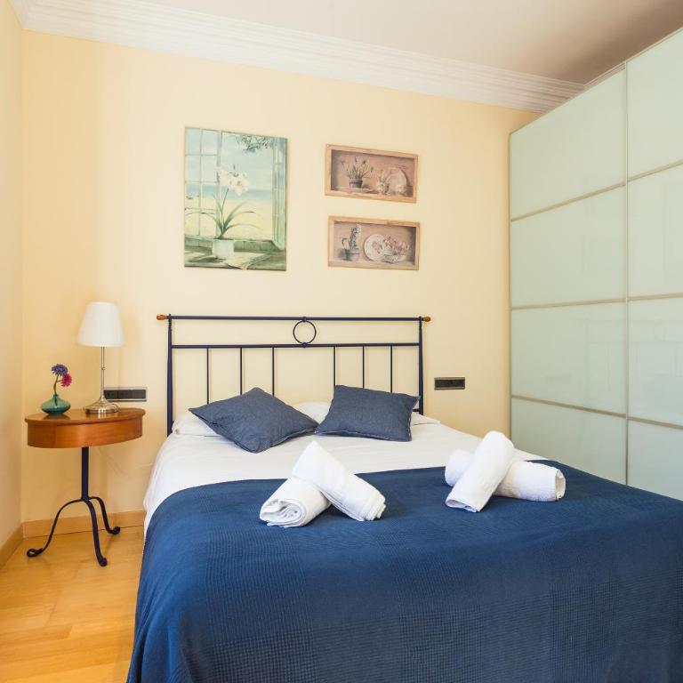 Charming Central Apartment Big Sunny Terrace! - Three-Bedroom Apartment with Terrace - 7