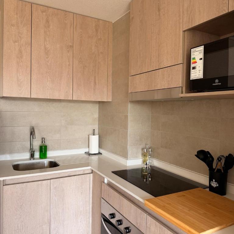 Moderno apartamento en Ñuñoa Estadio Nacional - Two-Bedroom Apartment with Balcony - 2