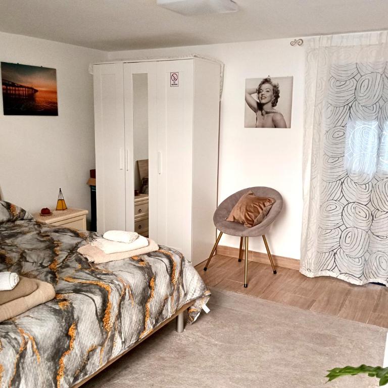 Fiorentino's House - City Centre & Hospitality - Two-Bedroom House - 4