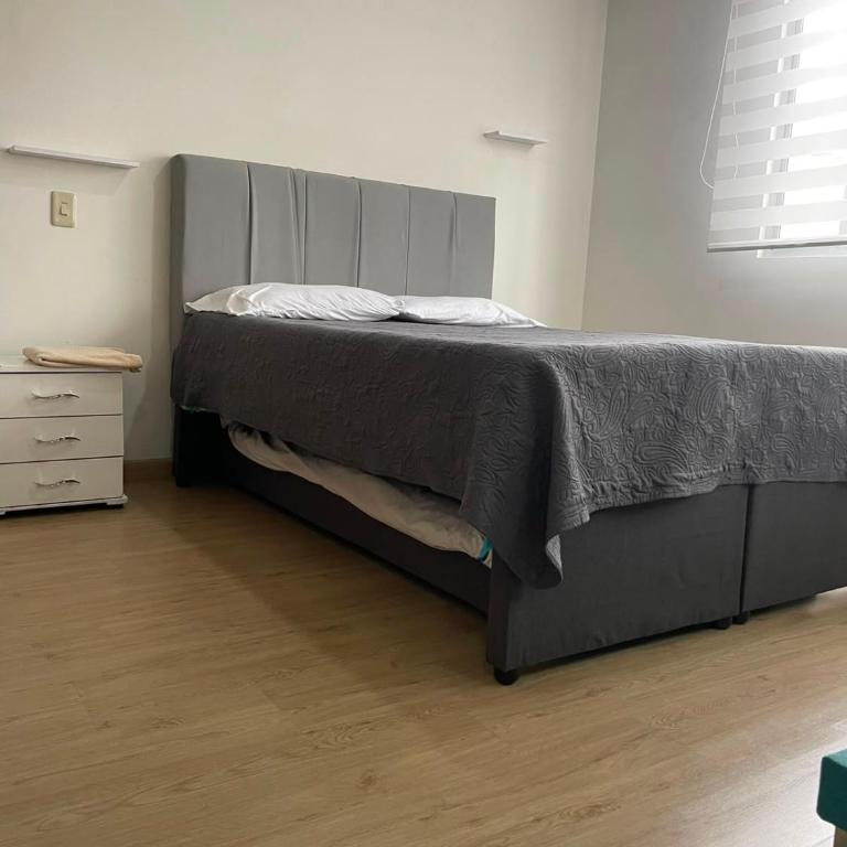 Apartaestudio Cerca del Aeropuerto Bogotá - Apartamento de 1 dormitorio - 2