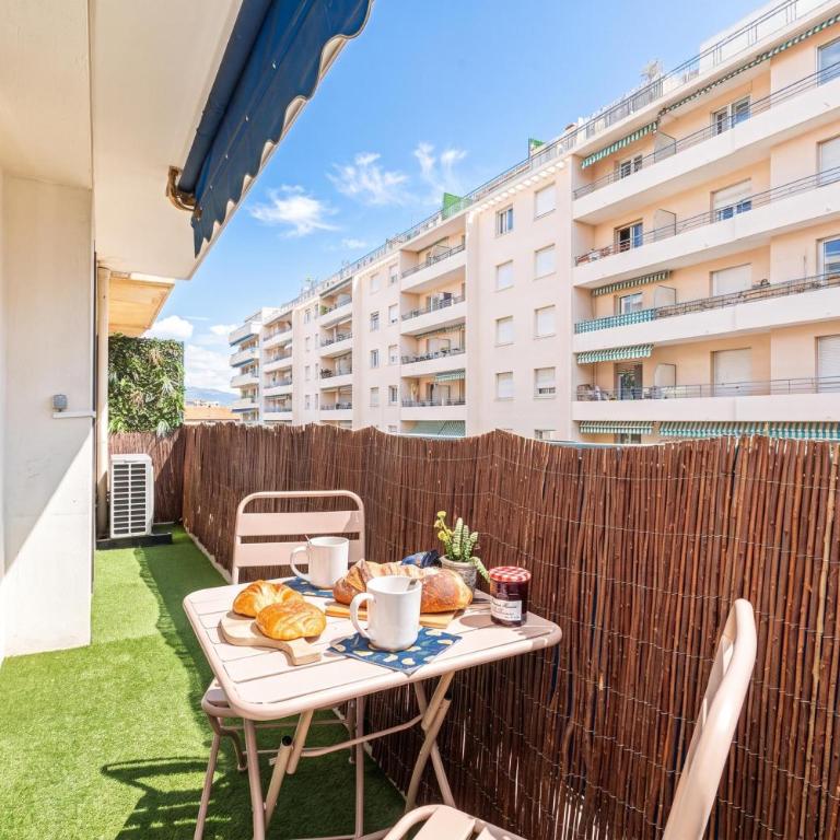 2 Bedrooms Antibes Center, Balcony - Happy Rentals - Apartment with Balcony - 2
