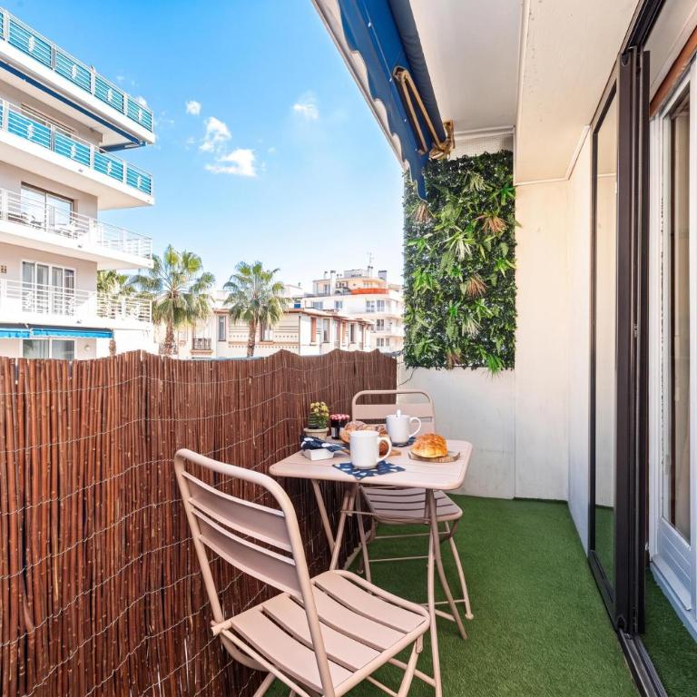 2 Bedrooms Antibes Center, Balcony - Happy Rentals - Apartment with Balcony - 16
