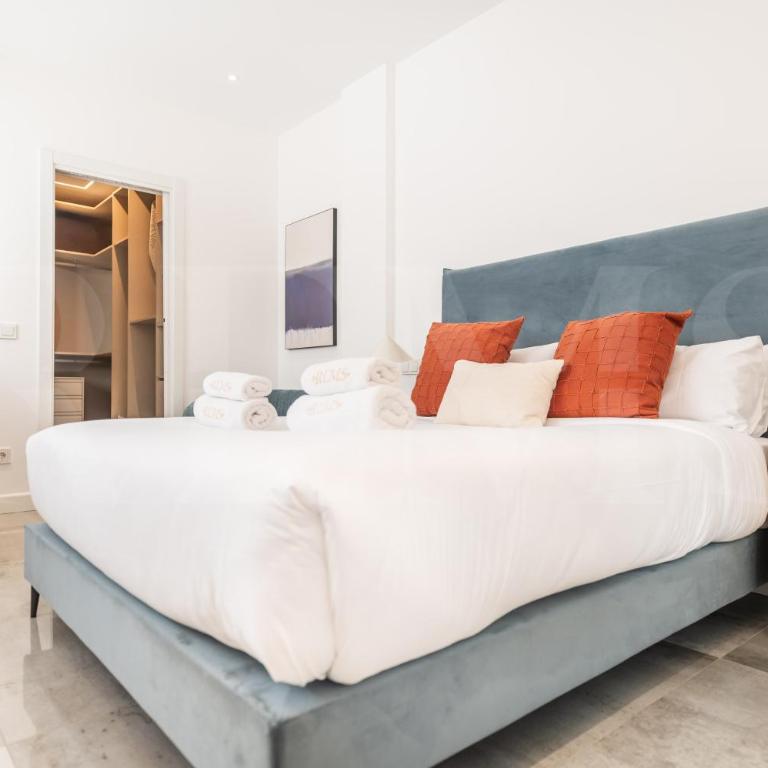 Chic Gem Rooftop terrace with BBQ REMS - Two-Bedroom Apartment - 2