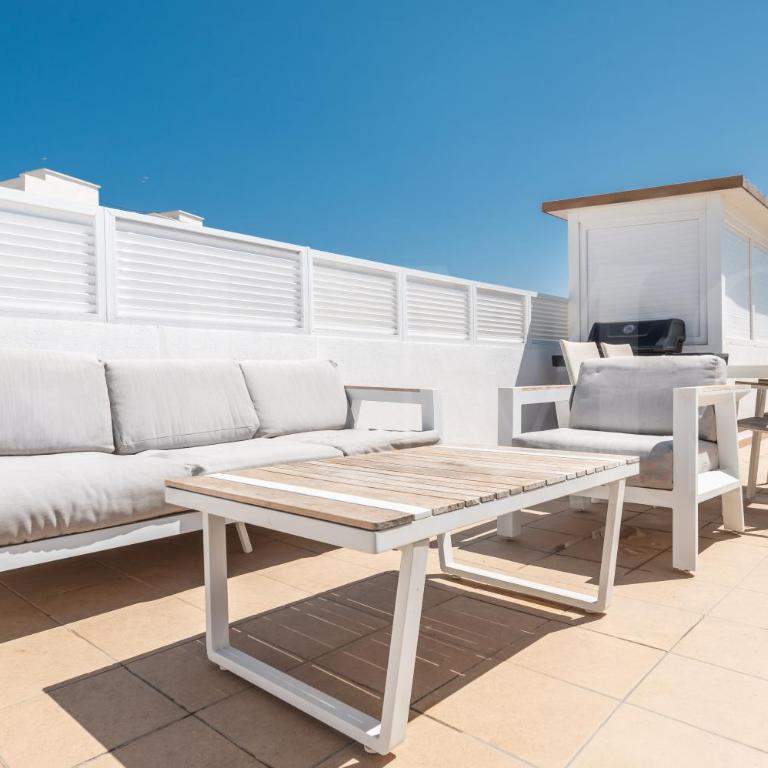 Chic Gem Rooftop terrace with BBQ REMS - Two-Bedroom Apartment - 14