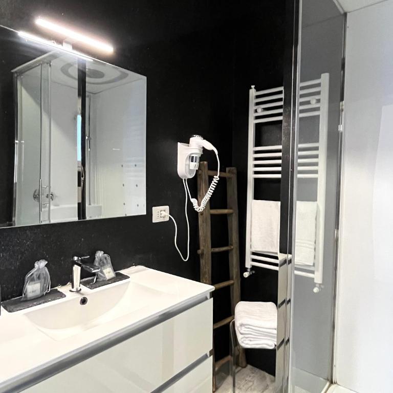 VarazzeSuite Golden Paradise - Appartamento con 2 Camere da Letto - 23